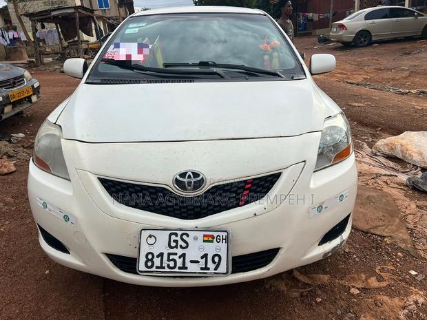 Toyota Yaris Sedan Automatic 2007 White