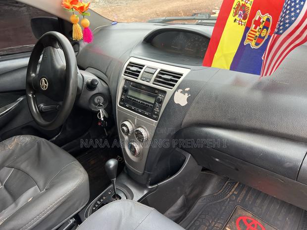 Toyota Yaris Sedan Automatic 2007 White