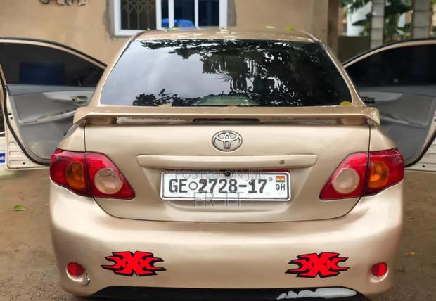 Toyota Corolla 2009 Gold