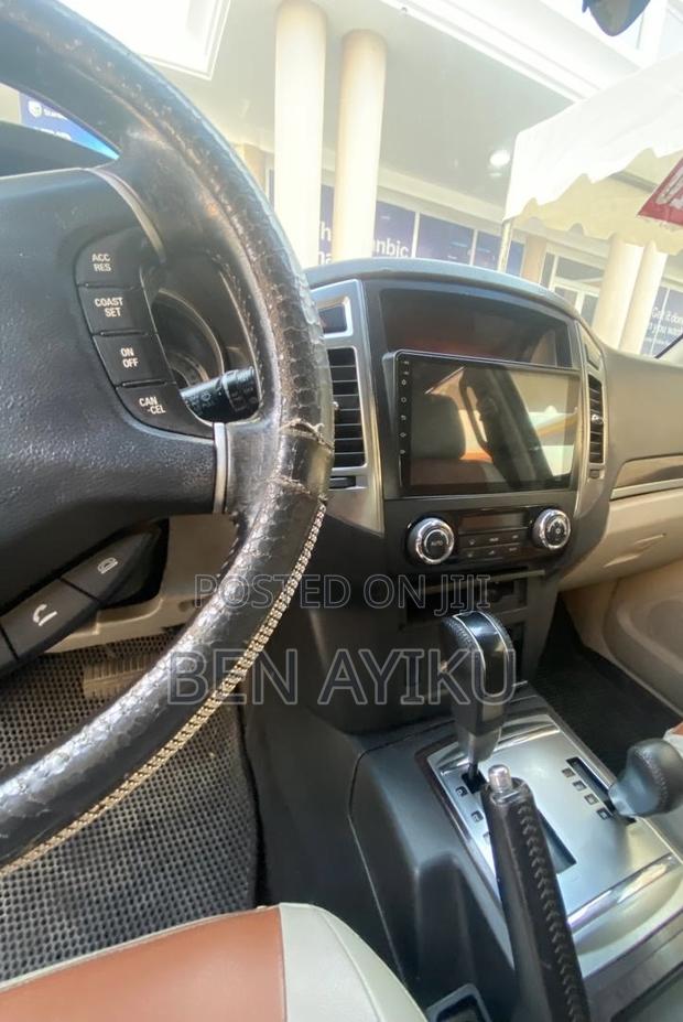 Mitsubishi Pajero 2014 White