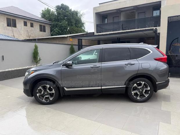 Honda CR-V Touring 4dr SUV AWD (1.5L 4cyl CVT) 2017 Gray