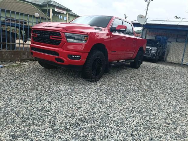 RAM 1500 2022 Red