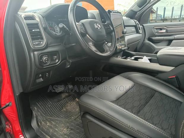 RAM 1500 2022 Red