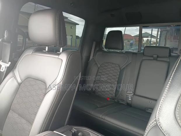 RAM 1500 2022 Red