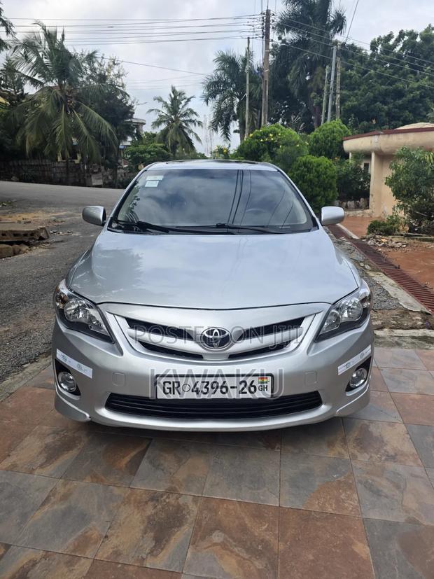 Toyota Corolla 2012 Silver