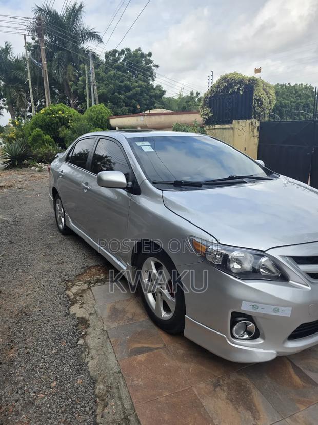Toyota Corolla 2012 Silver