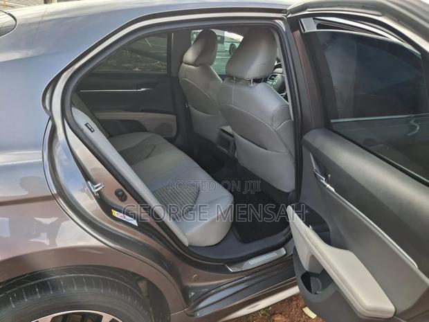 Toyota Camry 2018 Gray