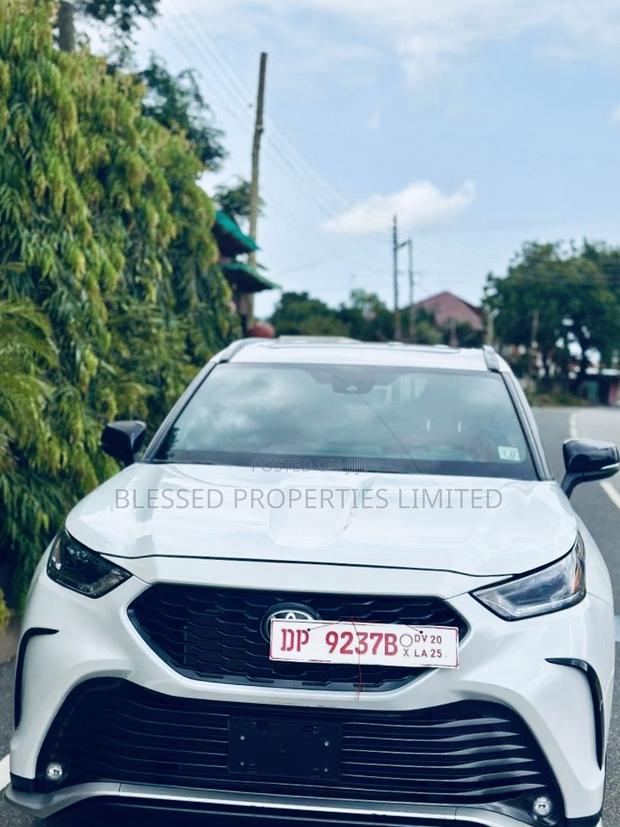 Toyota Highlander XSE 2022 White