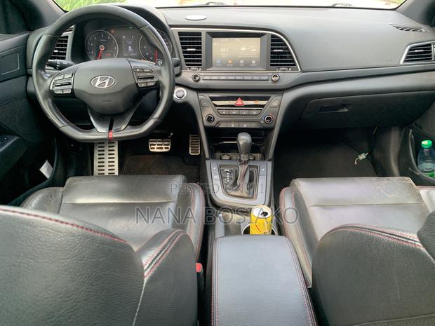 Hyundai Elantra 2017 Black