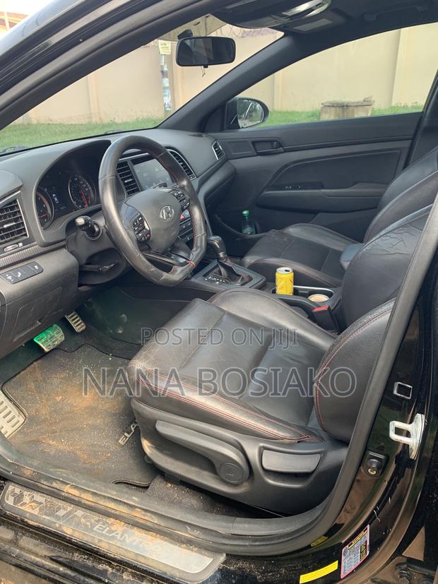 Hyundai Elantra 2017 Black