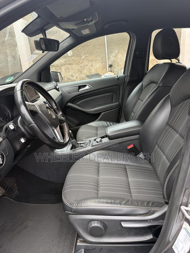Mercedes-Benz B-Class B180 Petrol 2012 Gray