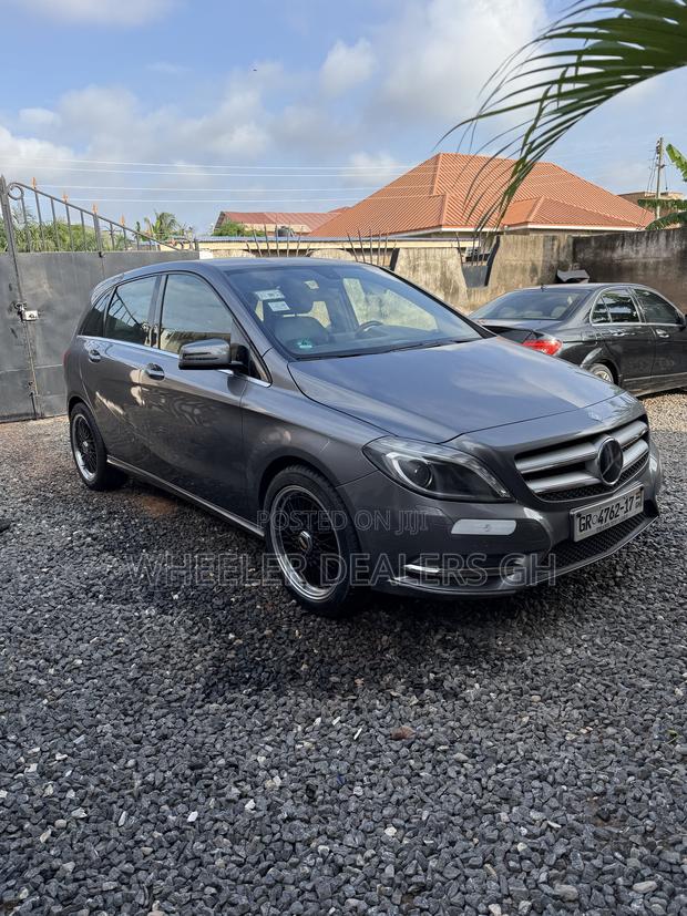 Mercedes-Benz B-Class B180 Petrol 2012 Gray
