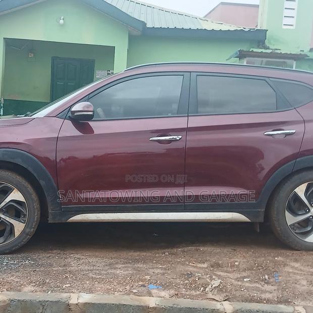 Hyundai Tucson Value FWD 2018 Red