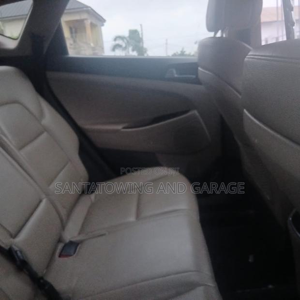 Hyundai Tucson Value FWD 2018 Red