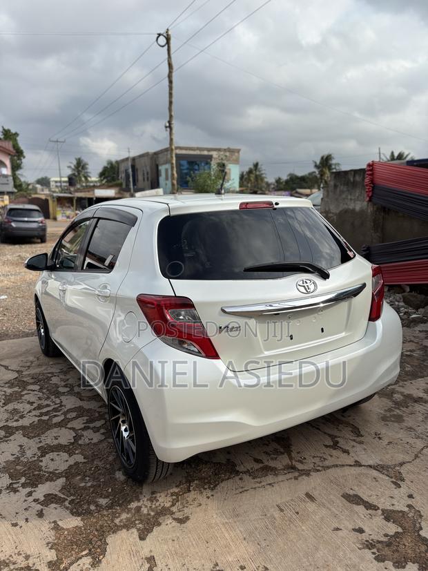 Toyota Vitz 1.3 AWD 3dr 2015 White