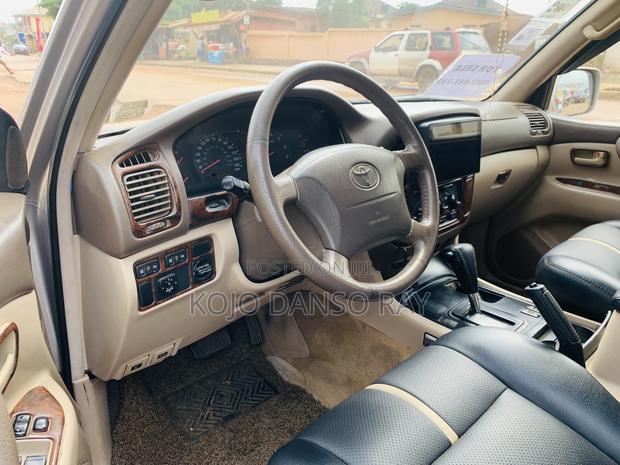 Toyota Land Cruiser 90 Automatic 2000 Brown