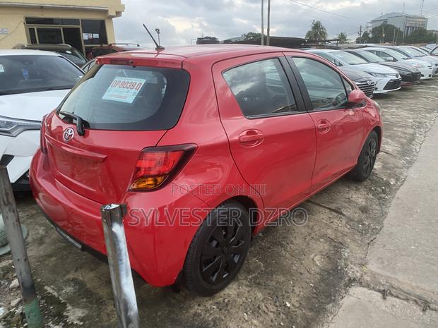 Toyota Yaris 2018 Red