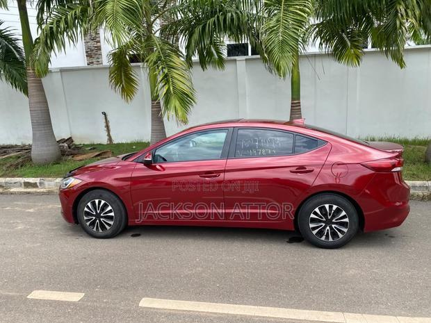 Hyundai Elantra 2018 Red