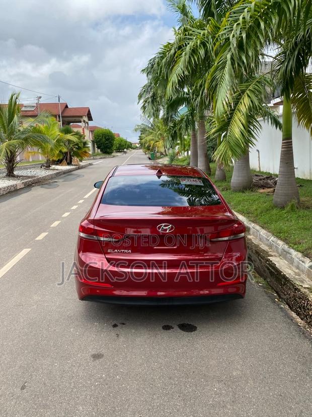 Hyundai Elantra 2018 Red