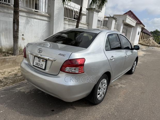 Toyota Yaris 2010 Silver