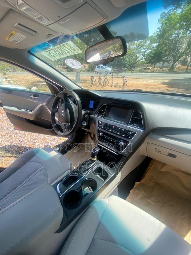 Hyundai Sonata Base Sedan FWD (2.4L 4cyl 6A) 2017 Silver