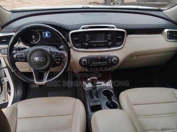 Kia Sorento 4dr SUV 2016 White