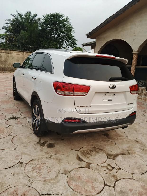 Kia Sorento 4dr SUV 2016 White