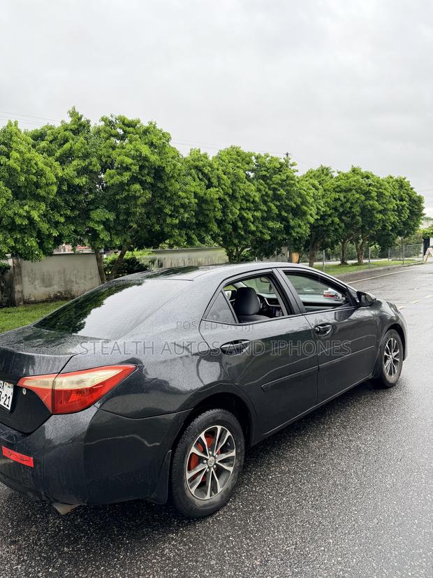 Toyota Corolla SE (1.8L 4cyl 2A) 2019 Gray