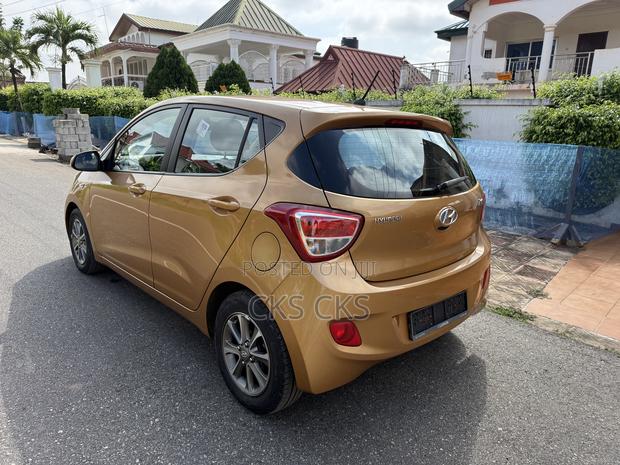 Hyundai I10 2015 Gold