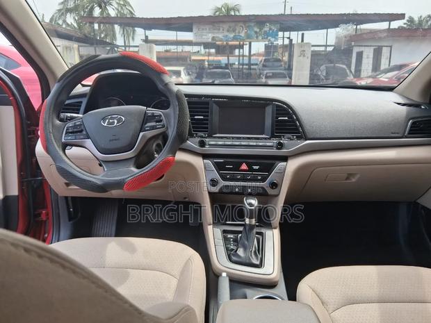 Hyundai Elantra 2018 Red