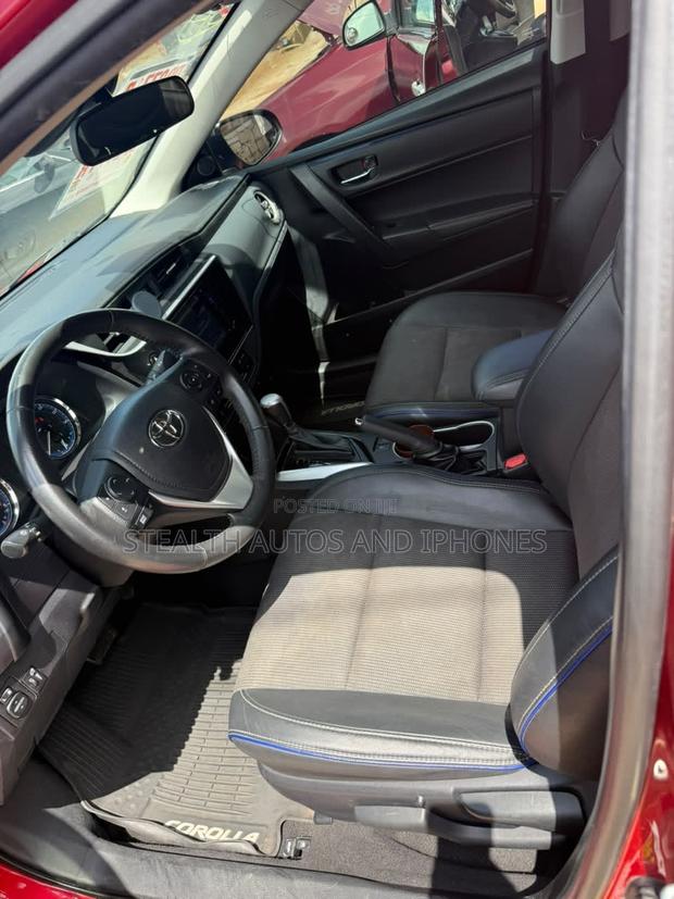Toyota Corolla SE (1.8L 4cyl 2A) 2018 Red