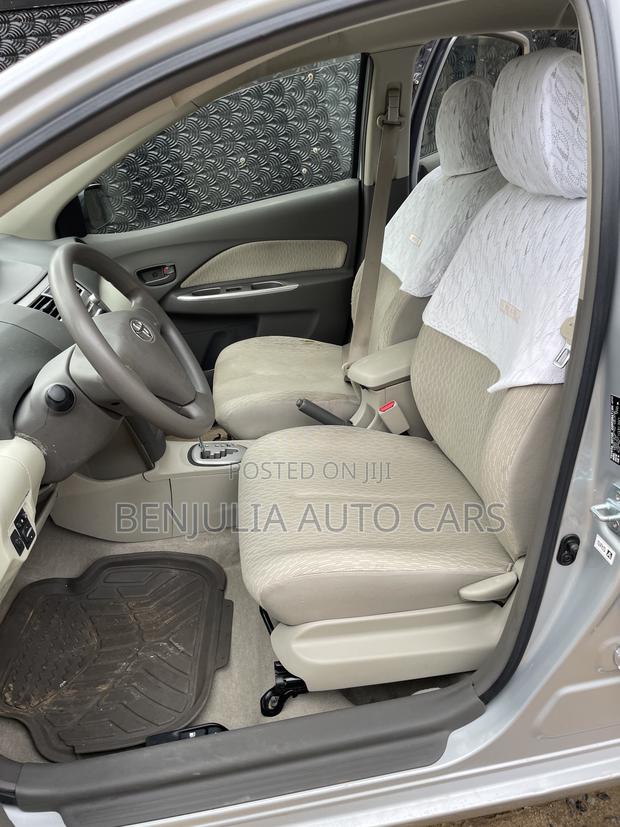 Toyota Belta 2011 Gray