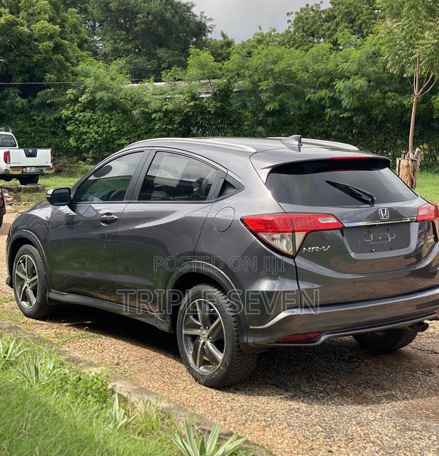 Honda HR-V Touring AWD 2019 Gray