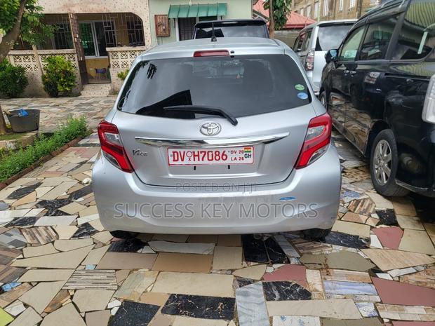 Toyota Vitz 1.3 AWD 5dr 2015 Silver