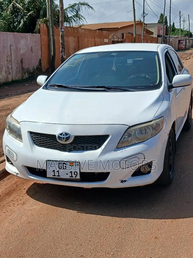 Toyota Corolla LE 4dr Sedan (1.8L 4cyl 4A) 2010 White