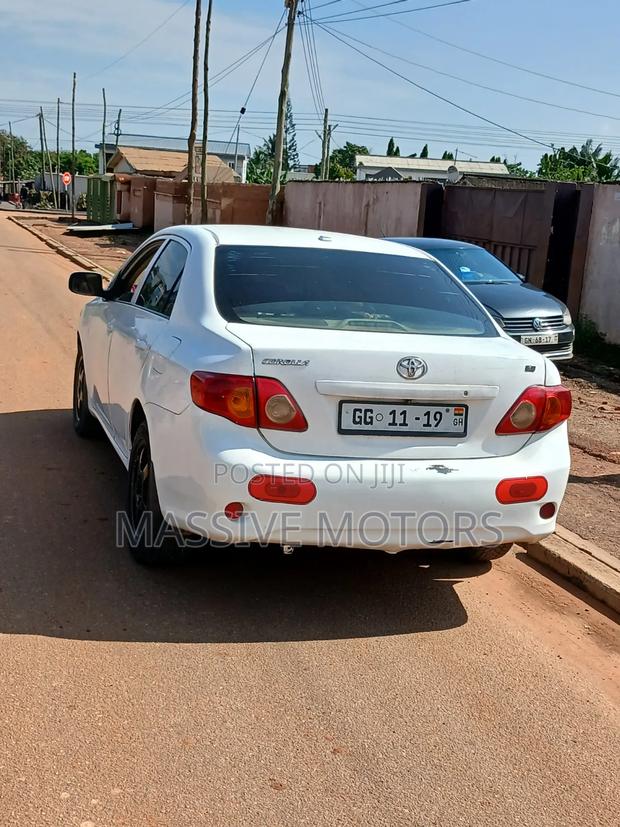 Toyota Corolla LE 4dr Sedan (1.8L 4cyl 4A) 2010 White