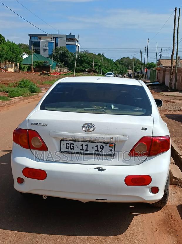 Toyota Corolla LE 4dr Sedan (1.8L 4cyl 4A) 2010 White