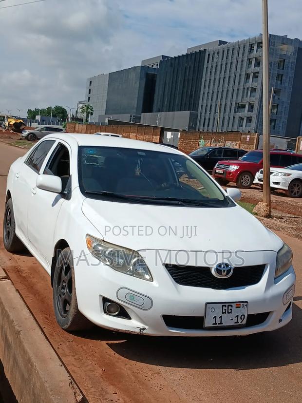 Toyota Corolla LE 4dr Sedan (1.8L 4cyl 4A) 2010 White