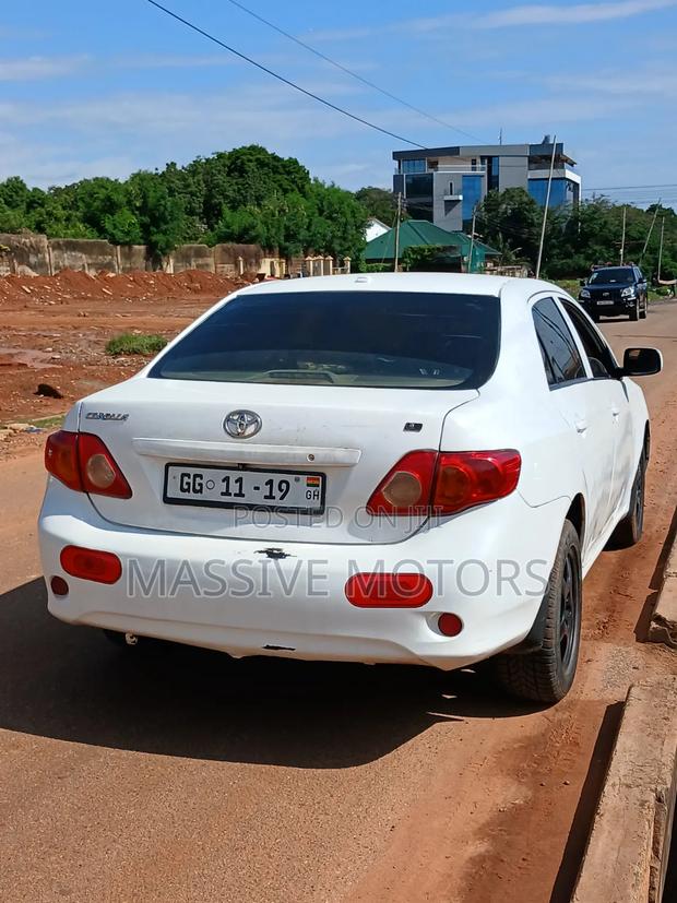 Toyota Corolla LE 4dr Sedan (1.8L 4cyl 4A) 2010 White