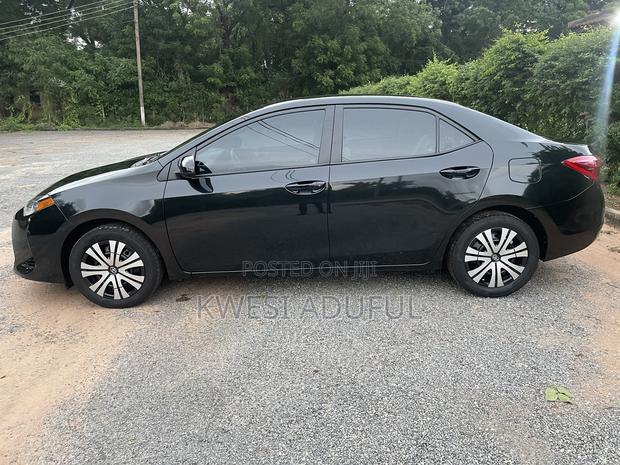Toyota Corolla LE Eco (1.8L 4cyl 2A) 2018 Black