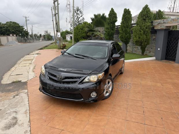 Toyota Corolla 2012 Black