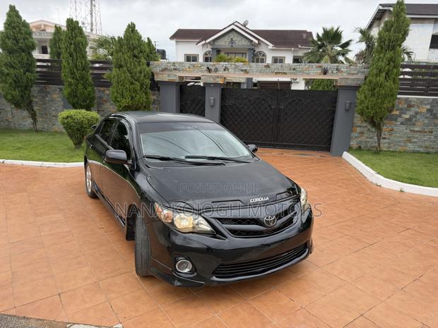 Toyota Corolla 2012 Black