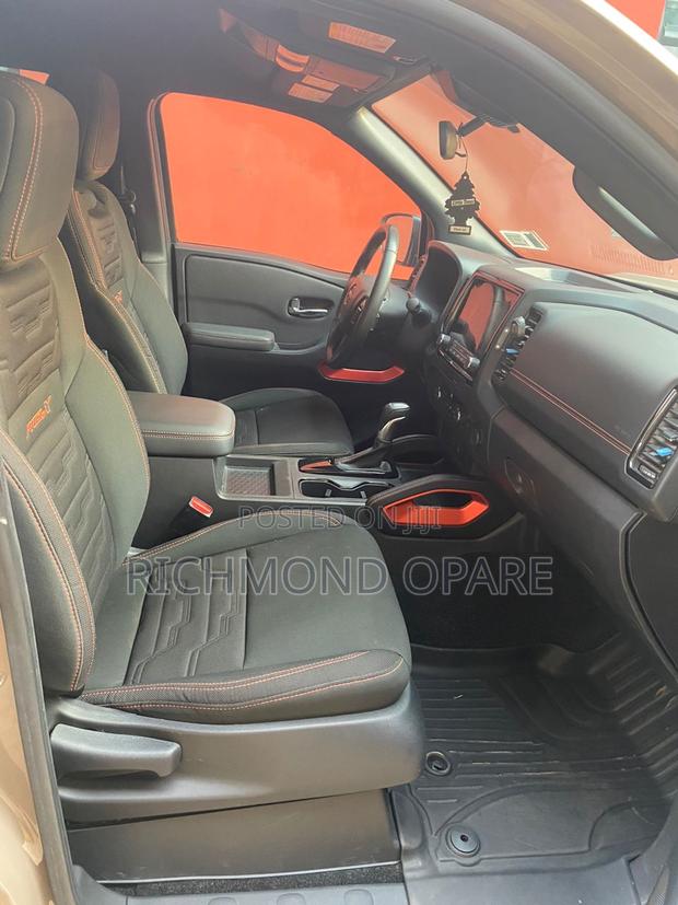 Nissan Frontier PRO-X 2024 Gold