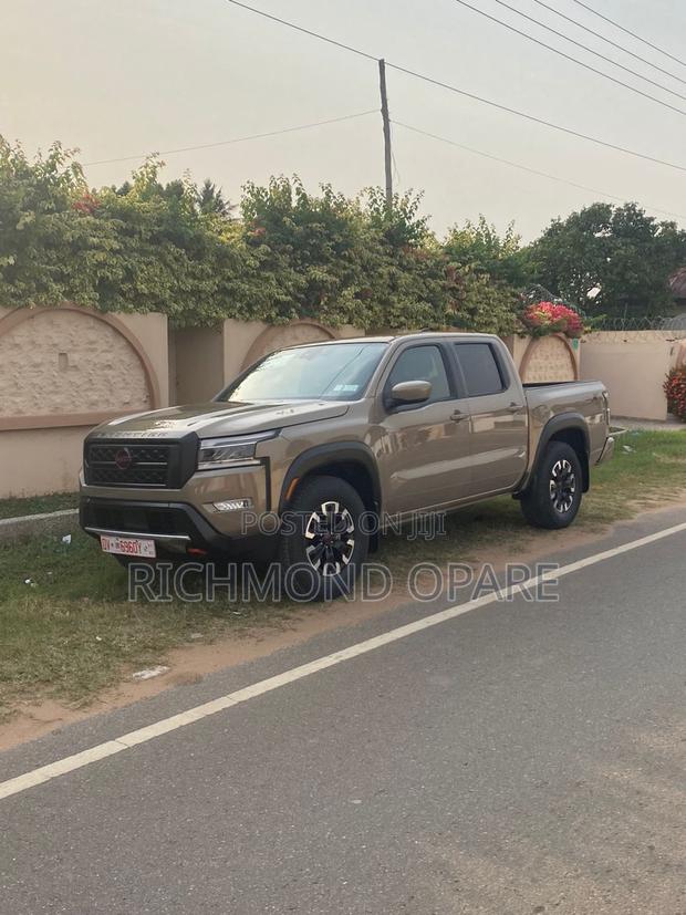 Nissan Frontier PRO-X 2024 Gold