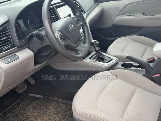 Hyundai Elantra ECO 2018 Red