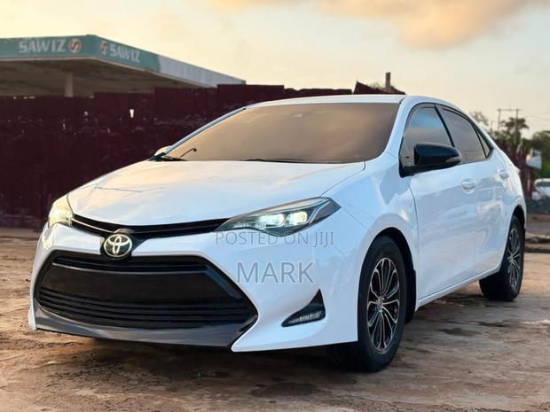 Toyota Corolla 2018 White