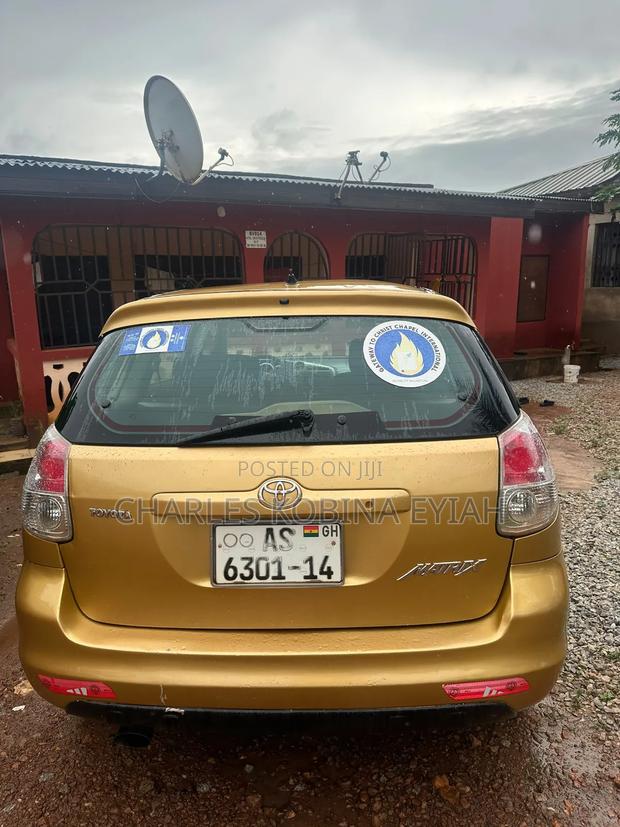 Toyota Matrix 2008 Gold