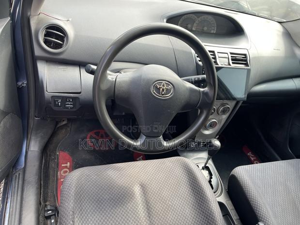 Toyota Yaris 1.5 Sedan 2008 Gray
