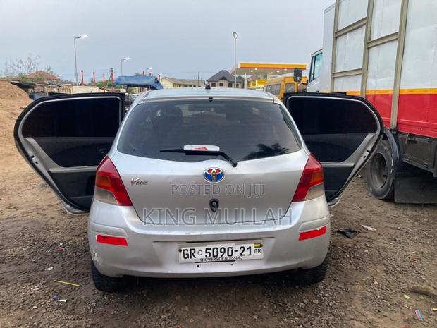 Toyota Vitz 1.3 AWD 3dr 2010 Silver