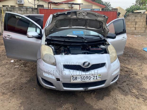 Toyota Vitz 1.3 AWD 3dr 2010 Silver